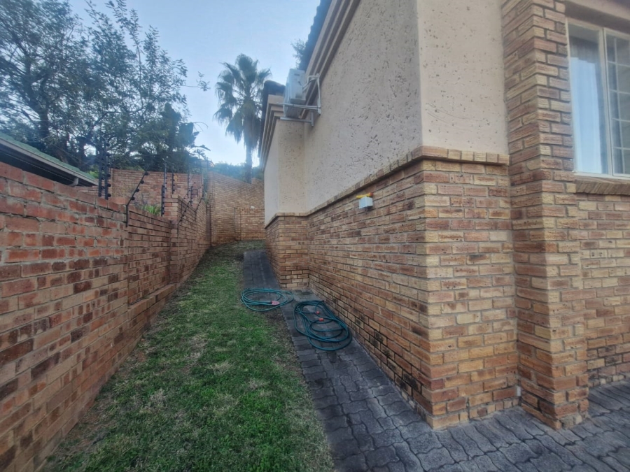 3 Bedroom Property for Sale in Safari Gardens North West